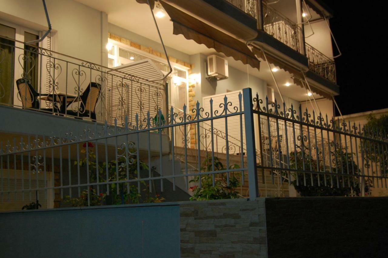 Aparthotel Napoleon Rovies Exterior foto